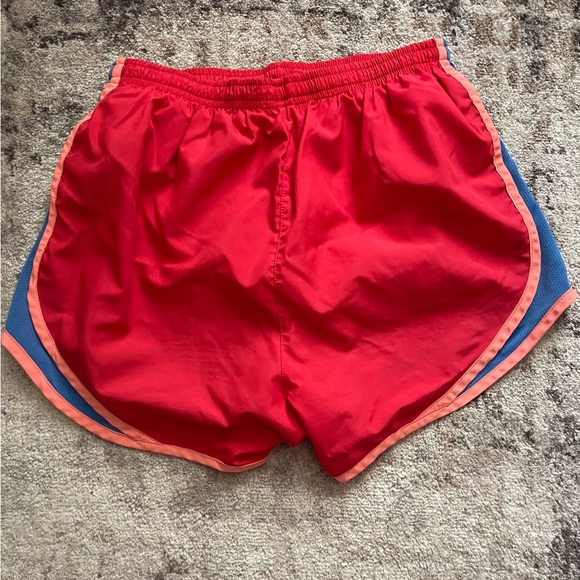 Woman’s Nike Shorts - Picture 3 of 3